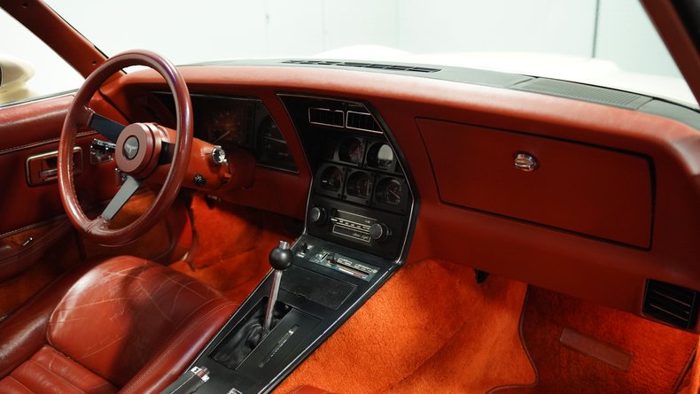 Chevrolet-Corvette-1981-Cream-Beige-Medium-Cinnabar-47
