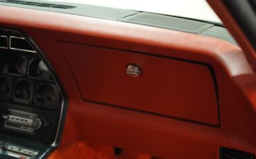 Chevrolet-Corvette-1981-Cream-Beige-Medium-Cinnabar-48