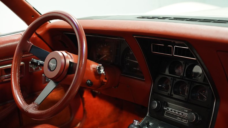 Chevrolet-Corvette-1981-Cream-Beige-Medium-Cinnabar-8