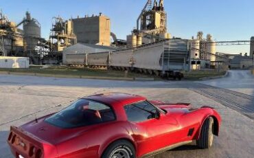 Chevrolet-Corvette-1981-Red-1