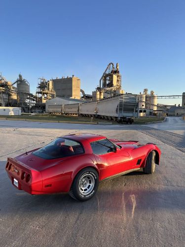 Chevrolet-Corvette-1981-Red-1