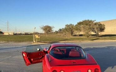 Chevrolet-Corvette-1981-Red-3