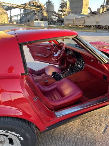 Chevrolet-Corvette-1981-Red-6