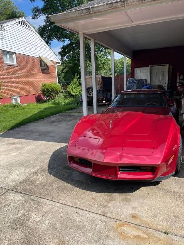 Chevrolet-Corvette-1981-Red