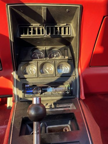 Chevrolet-Corvette-1981-Red-7