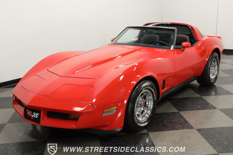 Chevrolet-Corvette-1981-Red-Black-1