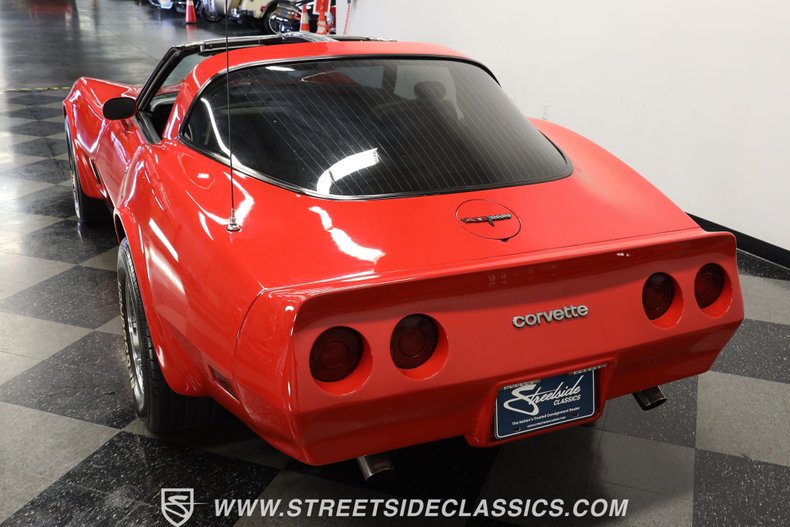 Chevrolet-Corvette-1981-Red-Black-12
