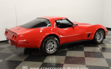 Chevrolet-Corvette-1981-Red-Black-16