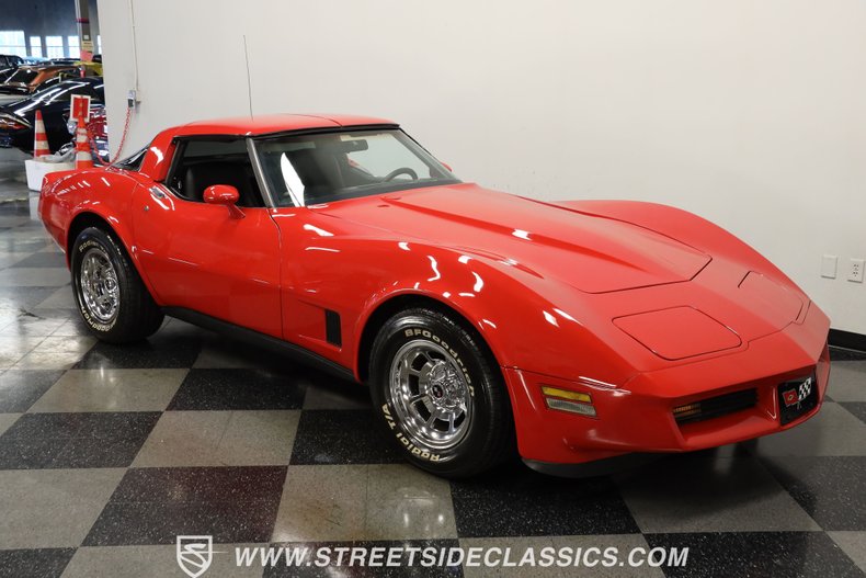 Chevrolet-Corvette-1981-Red-Black-18