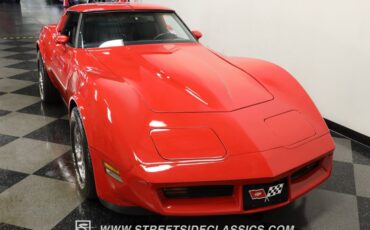 Chevrolet-Corvette-1981-Red-Black-19