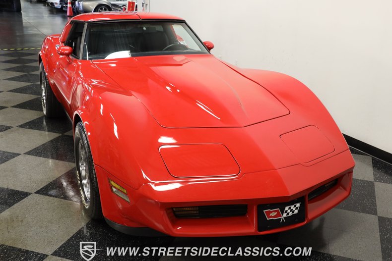 Chevrolet-Corvette-1981-Red-Black-19