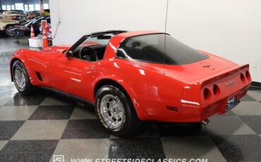 Chevrolet-Corvette-1981-Red-Black-2