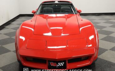 Chevrolet-Corvette-1981-Red-Black-20