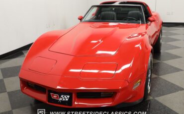 Chevrolet-Corvette-1981-Red-Black-21