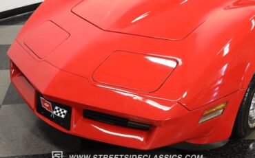 Chevrolet-Corvette-1981-Red-Black-23