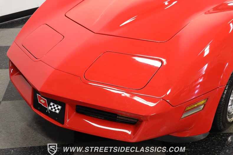 Chevrolet-Corvette-1981-Red-Black-23