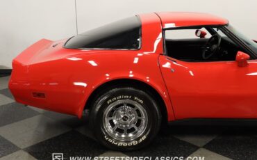Chevrolet-Corvette-1981-Red-Black-29