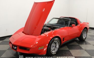 Chevrolet-Corvette-1981-Red-Black-31
