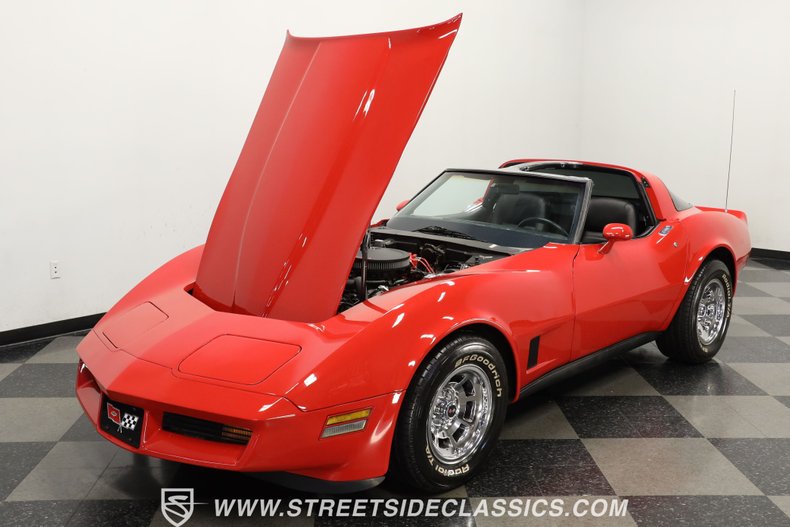 Chevrolet-Corvette-1981-Red-Black-31