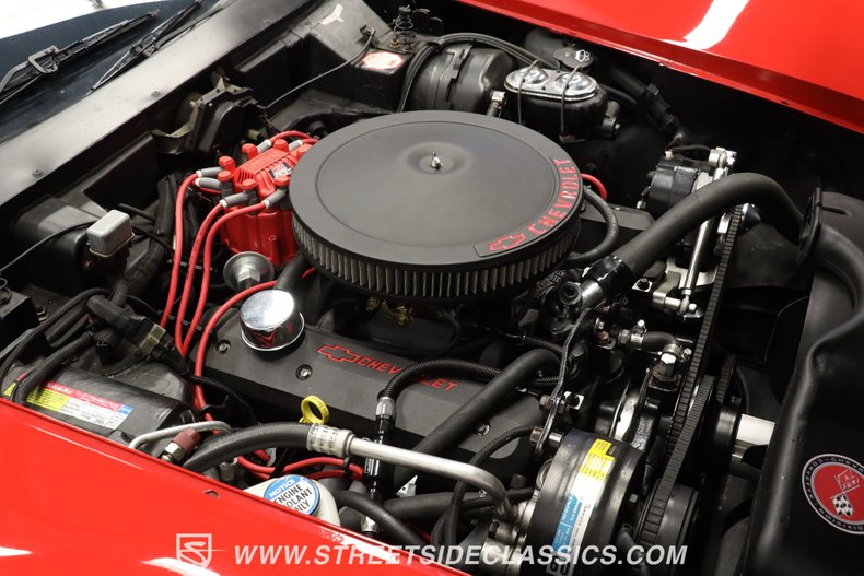 Chevrolet-Corvette-1981-Red-Black-33