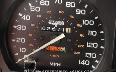 Chevrolet-Corvette-1981-Red-Black-39