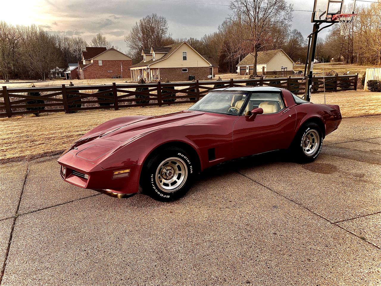 Chevrolet-Corvette-1981-Red-Camel-5