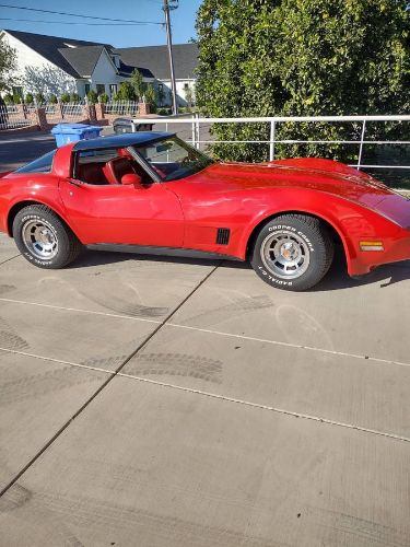 Chevrolet-Corvette-1981-Red-Red-2