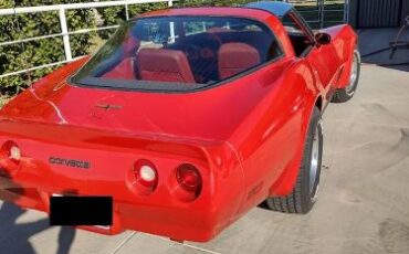 Chevrolet-Corvette-1981-Red-Red-3