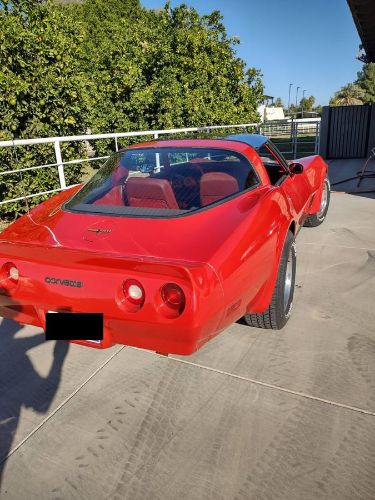 Chevrolet-Corvette-1981-Red-Red-3