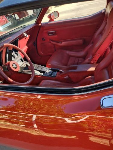 Chevrolet-Corvette-1981-Red-Red-8
