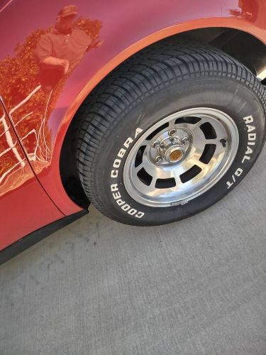 Chevrolet-Corvette-1981-Red-Red-9