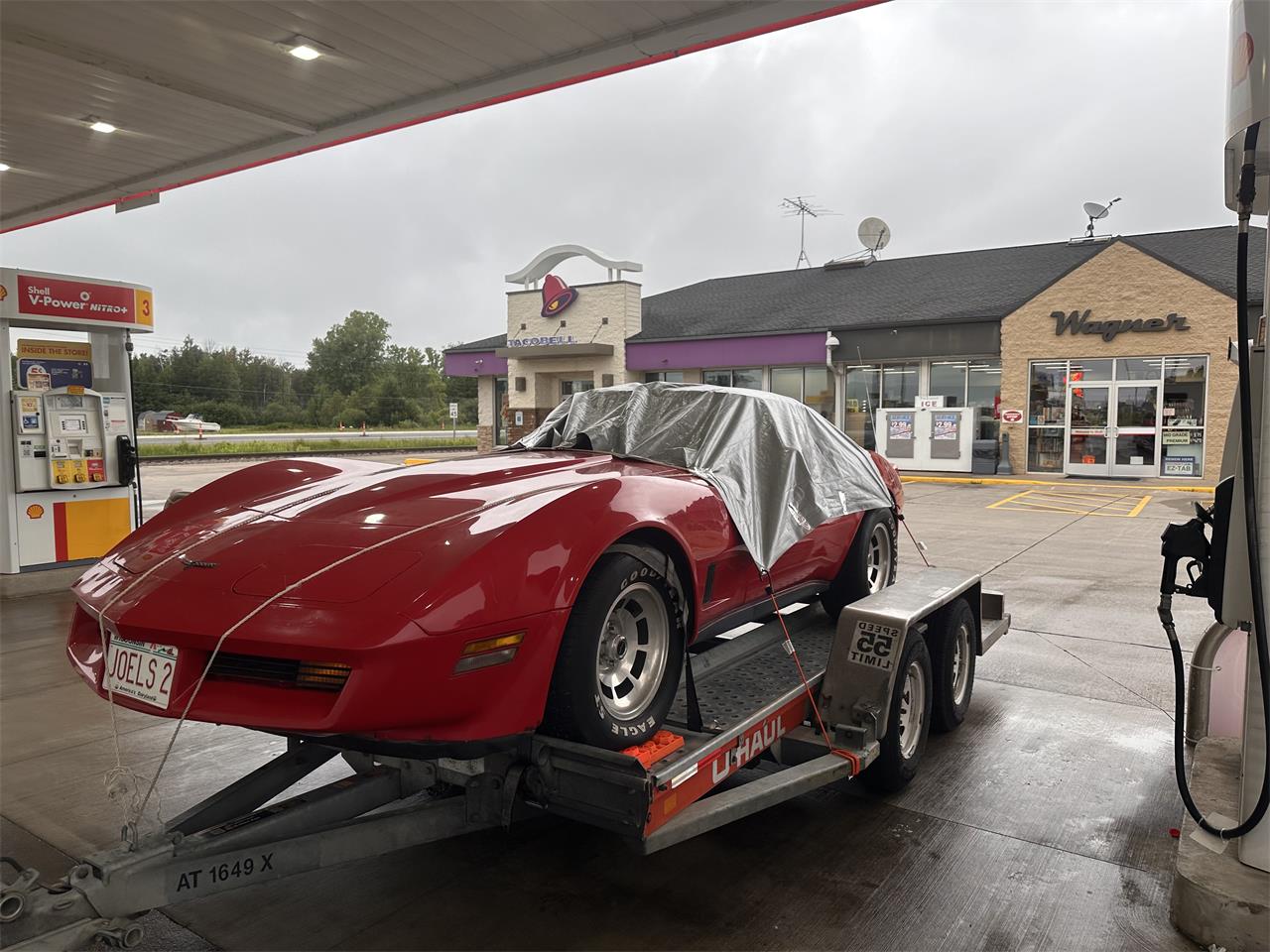 Chevrolet-Corvette-1981-Red-Tan