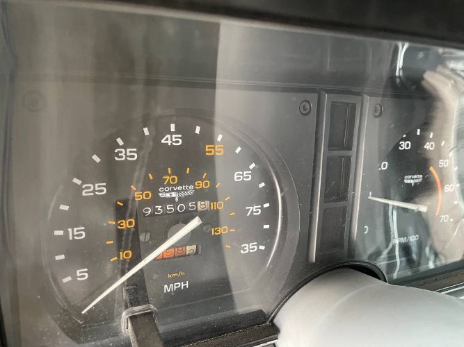 Chevrolet-Corvette-1981-Silver-4