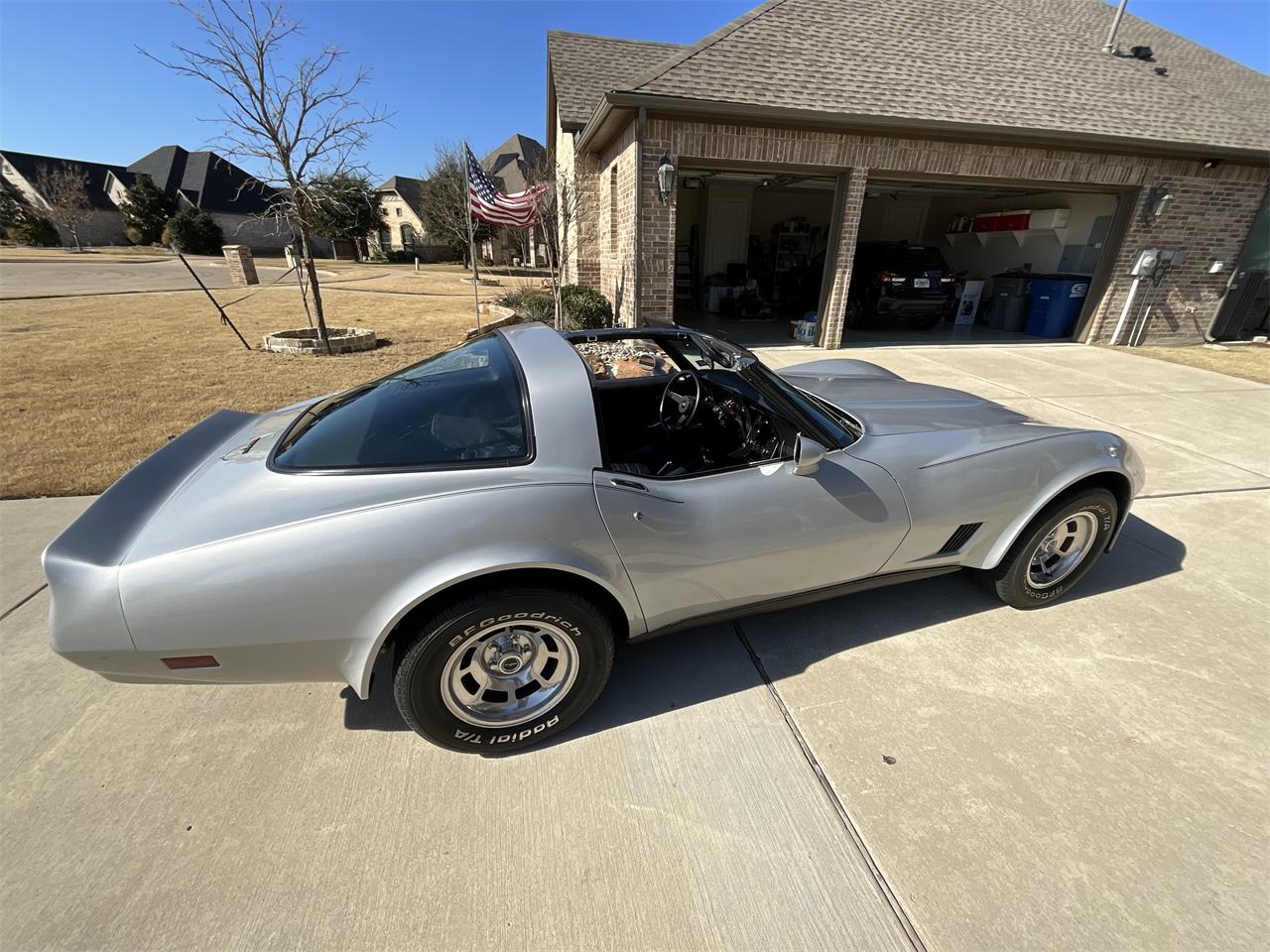 Chevrolet-Corvette-1981-Silver-Charcoal-19