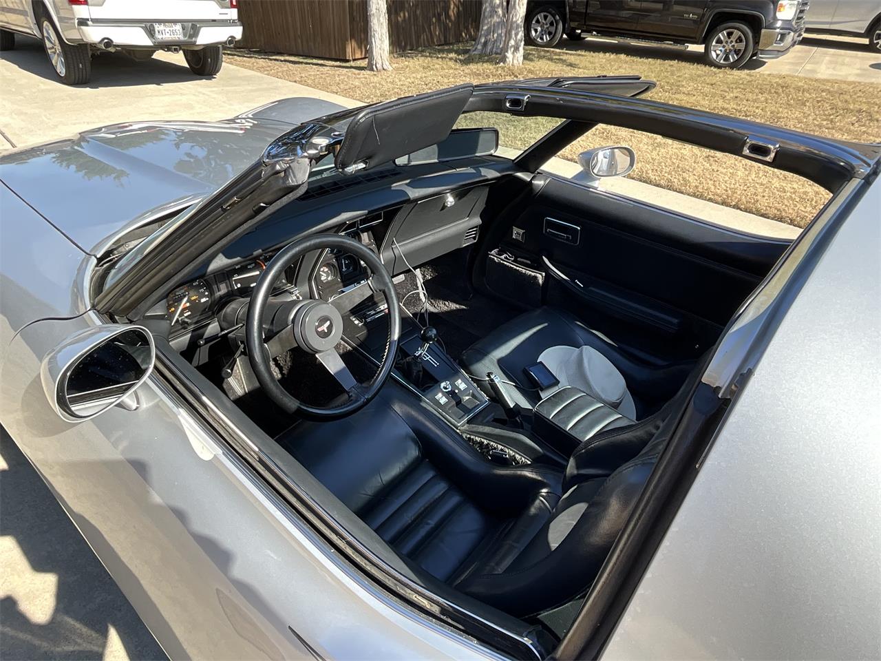 Chevrolet-Corvette-1981-Silver-Charcoal-23