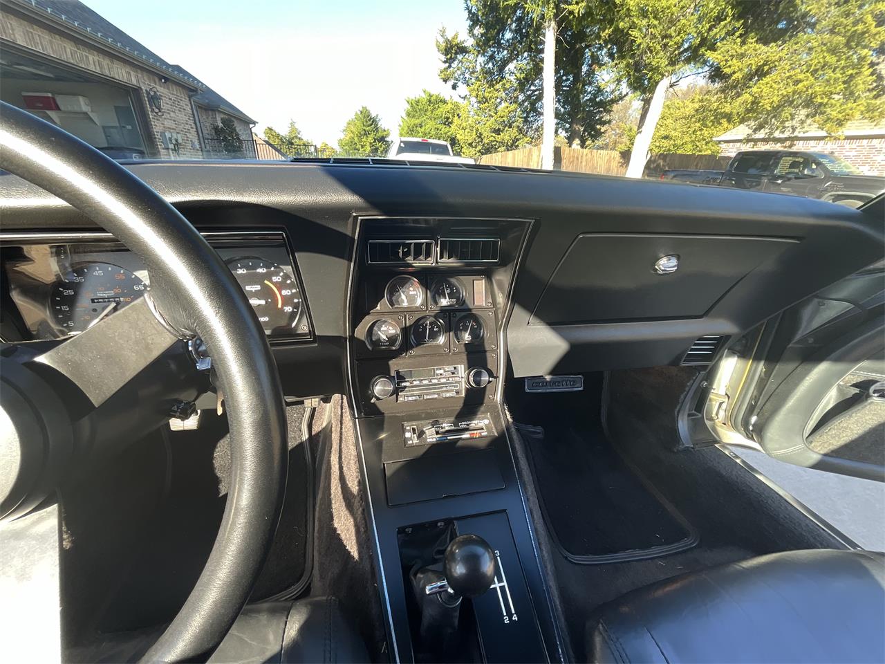 Chevrolet-Corvette-1981-Silver-Charcoal-9