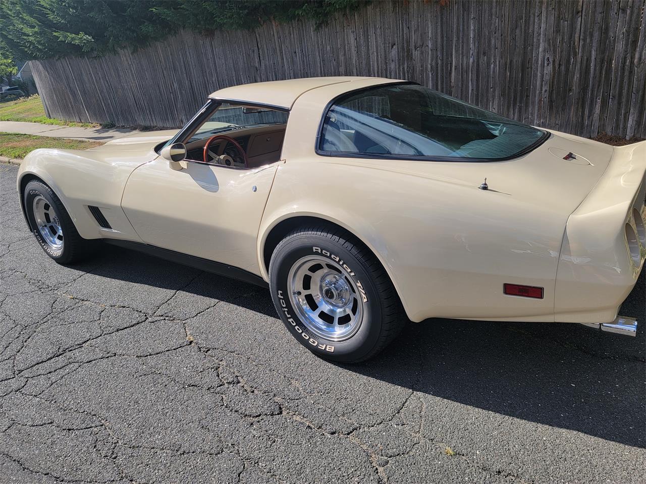 Chevrolet-Corvette-1981-Tan-Beige-32