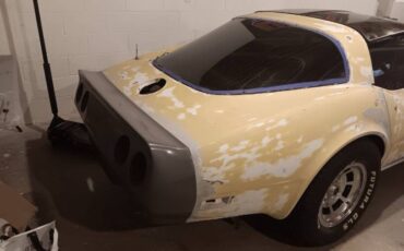 Chevrolet-Corvette-1981-White-1