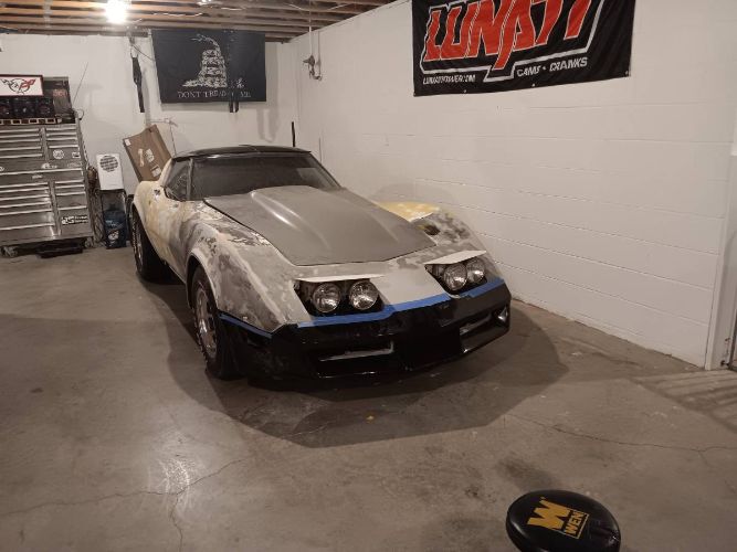 Chevrolet-Corvette-1981-White-6