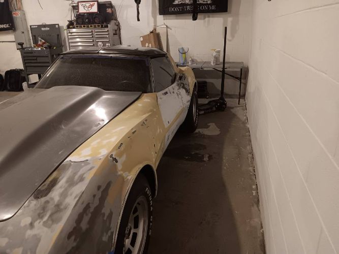 Chevrolet-Corvette-1981-White