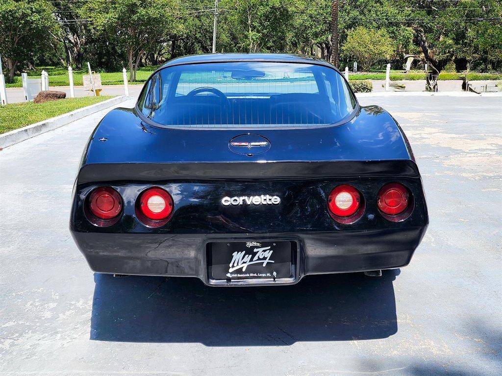 Chevrolet-Corvette-1981-black-14