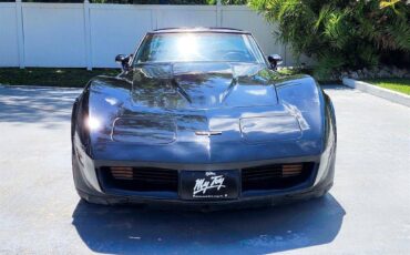 Chevrolet-Corvette-1981-black-2