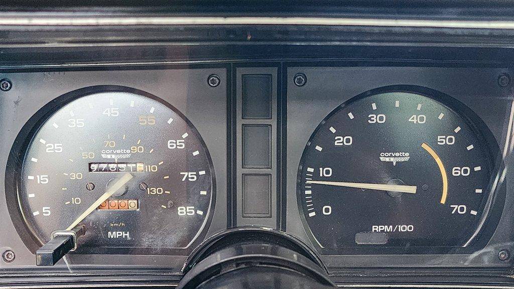 Chevrolet-Corvette-1981-black-20