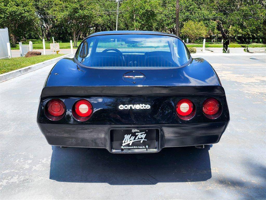 Chevrolet-Corvette-1981-black-30