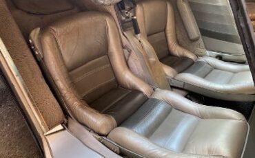 Chevrolet-Corvette-1982-1