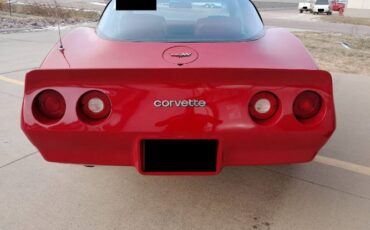 Chevrolet-Corvette-1982-2