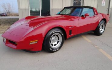 Chevrolet-Corvette-1982-5