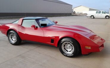Chevrolet-Corvette-1982-7
