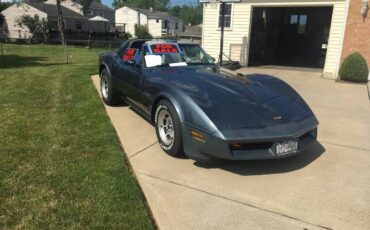 Chevrolet-Corvette-1982-Blue-7