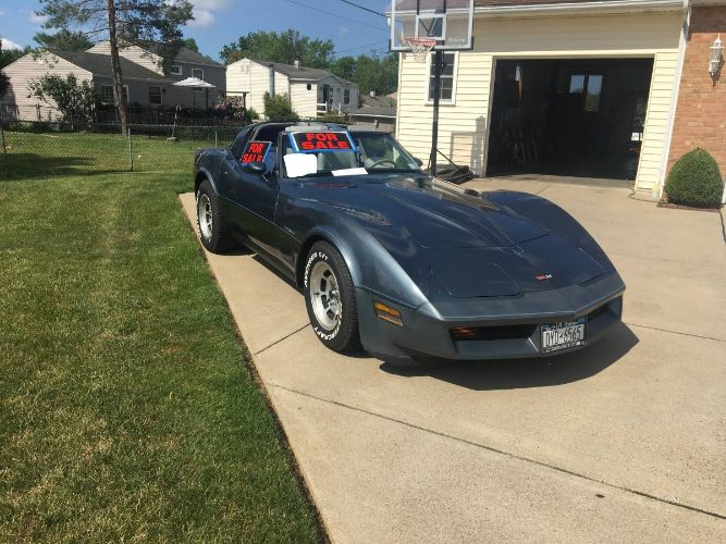 Chevrolet-Corvette-1982-Blue-7